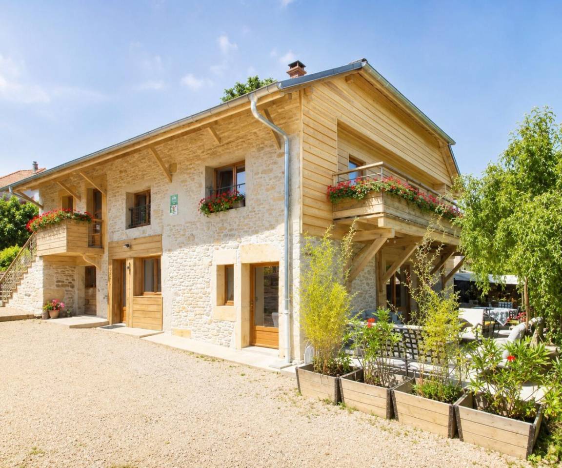 150 M² Gîte ∙ 4 Chambres ∙ 11 Personnes - Belley