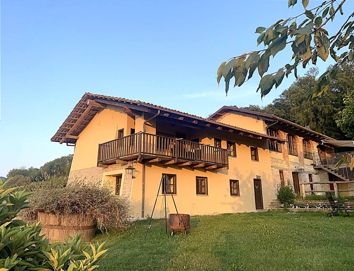 280 M² Casa Vacanza ∙ 6 Camere Da Letto ∙ 15 Ospiti - Provincia di Cuneo