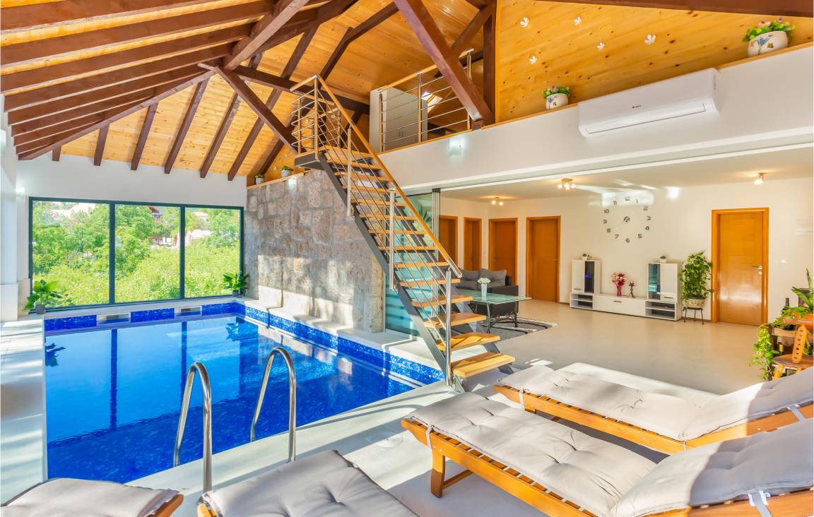 156 M² House ∙ 4 Bedrooms ∙ 8 Guests - Makarska Riviera