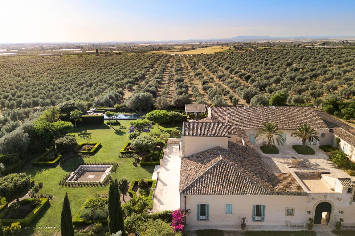 700 M² Villa Vacanza ∙ 6 Camere Da Letto ∙ 16 Ospiti - Vittoria