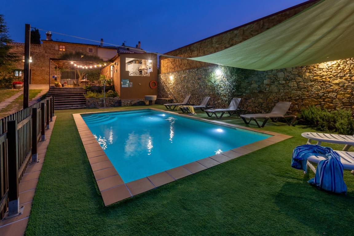 260 M² Ferienhaus ∙ 4 Schlafzimmer ∙ 9 Gäste - Vall-llobrega