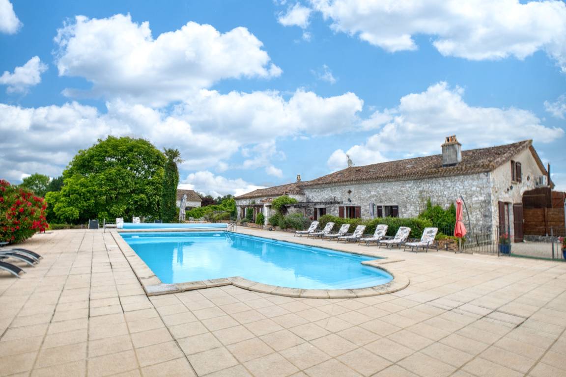 200 M² Maison De Vacances ∙ 3 Chambres ∙ 8 Personnes - Lauzun