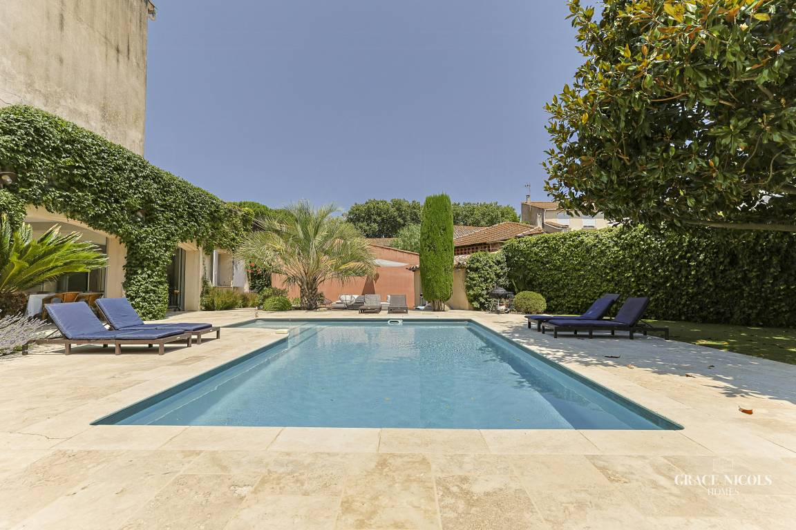 284 M² Casa ∙ 5 Habitaciones ∙ 10 Huéspedes - Vias
