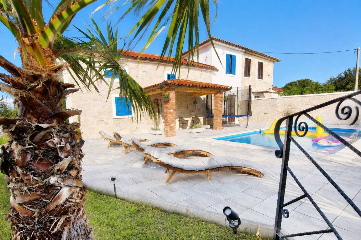 135 M² Villa ∙ 3 Bedrooms ∙ 8 Guests - Krk