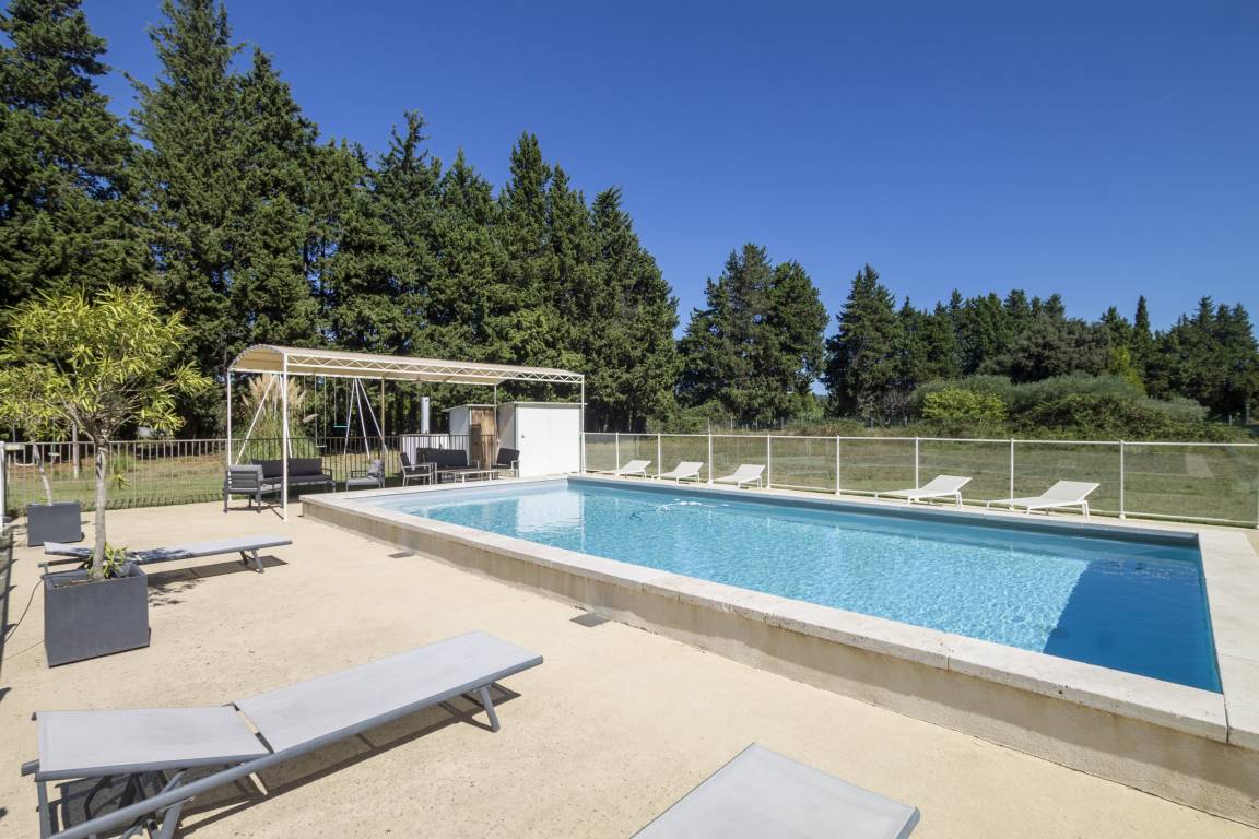 150 M² Villa ∙ 4 Schlafzimmer ∙ 8 Gäste - Arles