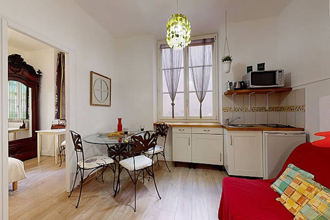 27 M² Appartement ∙ 1 Chambre ∙ 2 Personnes - Lyon