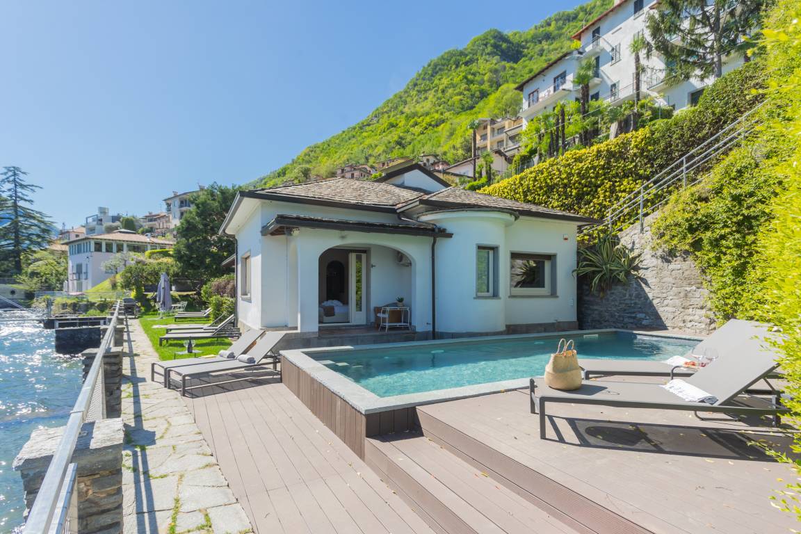 250 M² Villa ∙ 4 Bedrooms ∙ 8 Guests - Menaggio