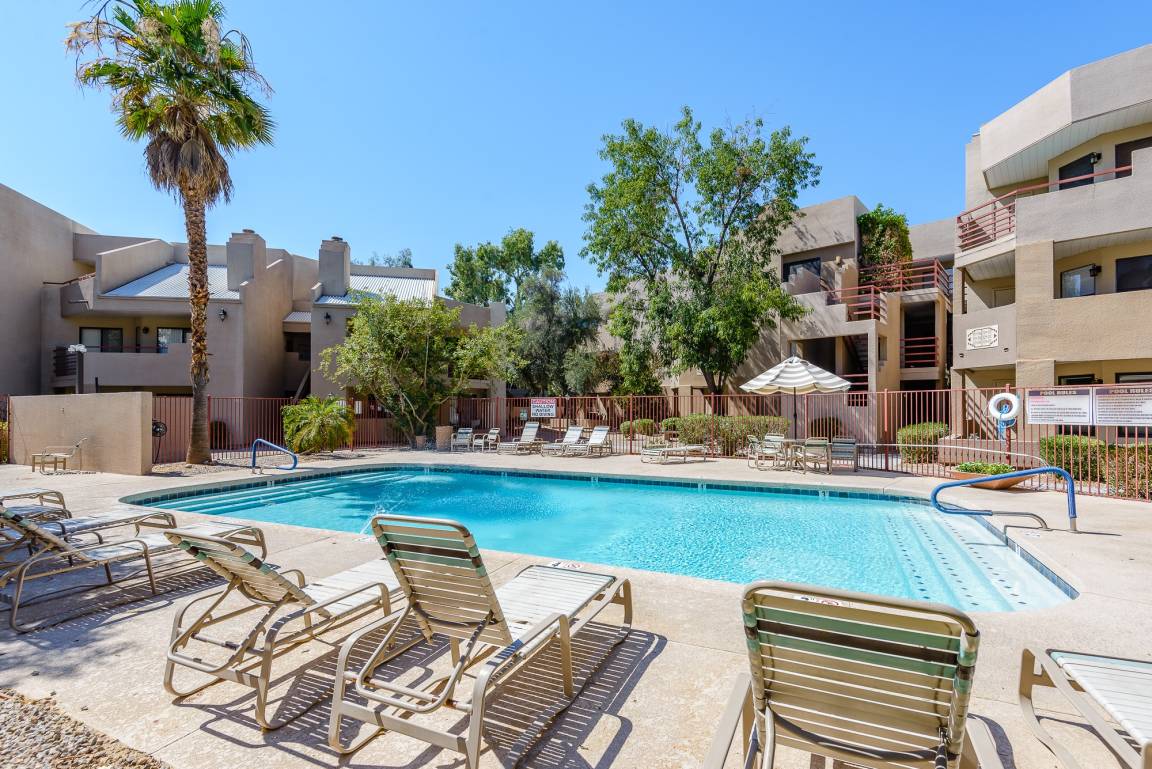 99 M² Apartamento ∙ 2 Habitaciones ∙ 5 Huéspedes - Phoenix