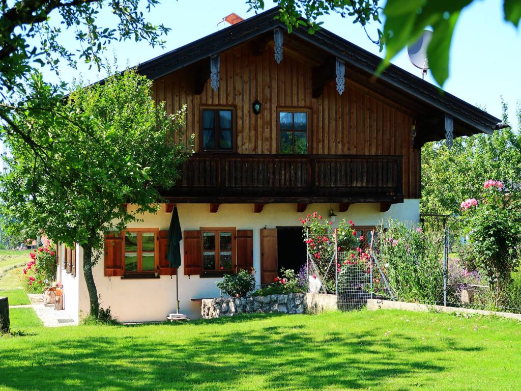 90 M² Ferienwohnung ∙ 2 Schlafzimmer ∙ 4 Gäste - Riedering