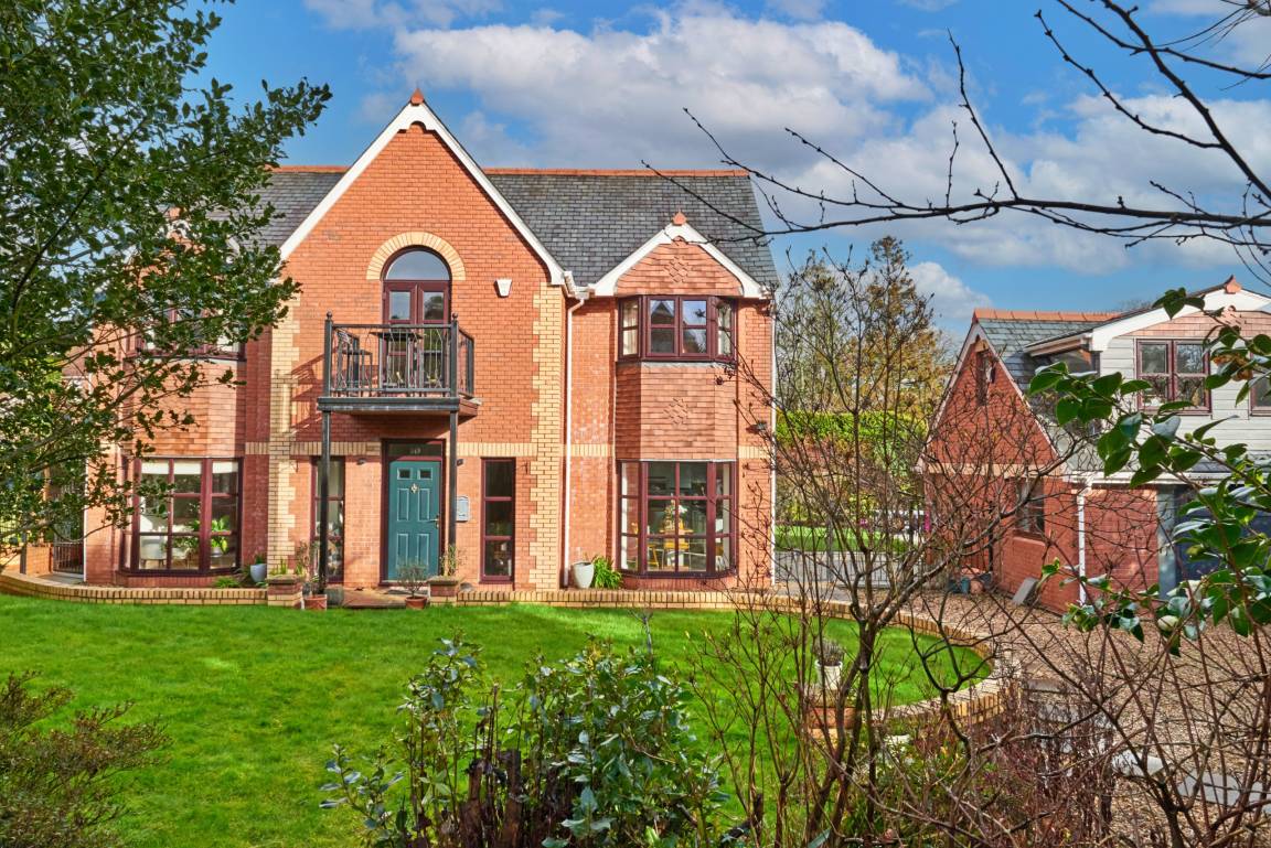 302 M² House ∙ 4 Bedrooms ∙ 8 Guests - Dawlish