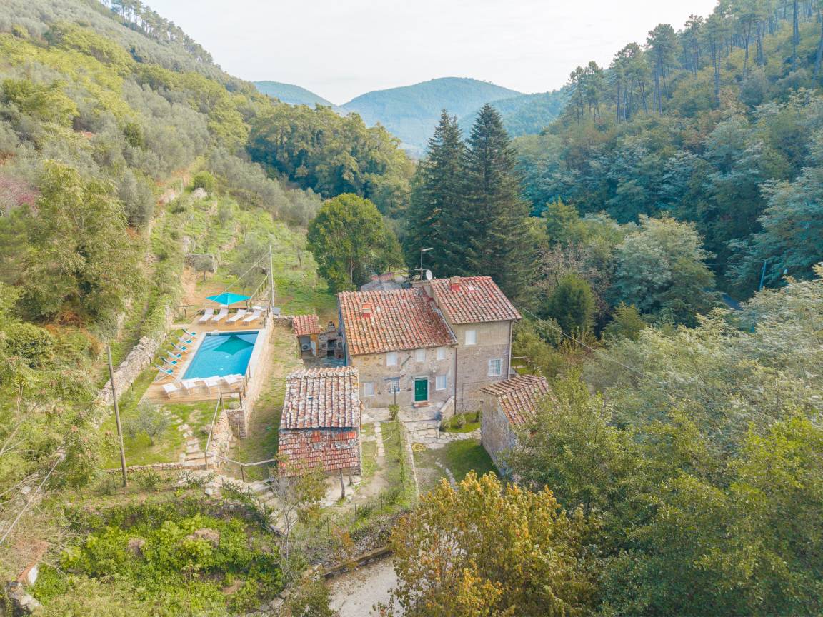 Villa ∙ 7 Bedrooms ∙ 14 Guests - Lucca