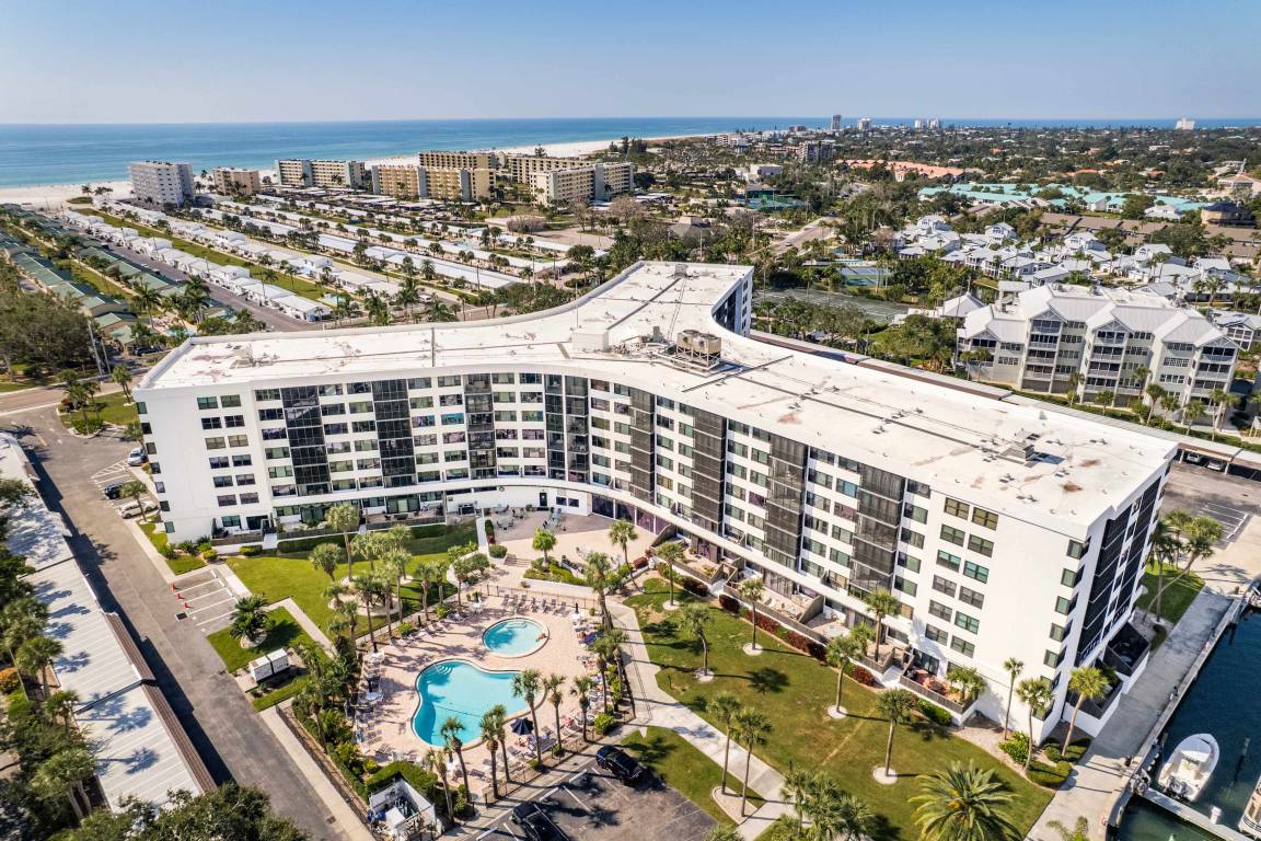 Apartment ∙ 2 Bedrooms ∙ 6 Guests - Sarasota, FL