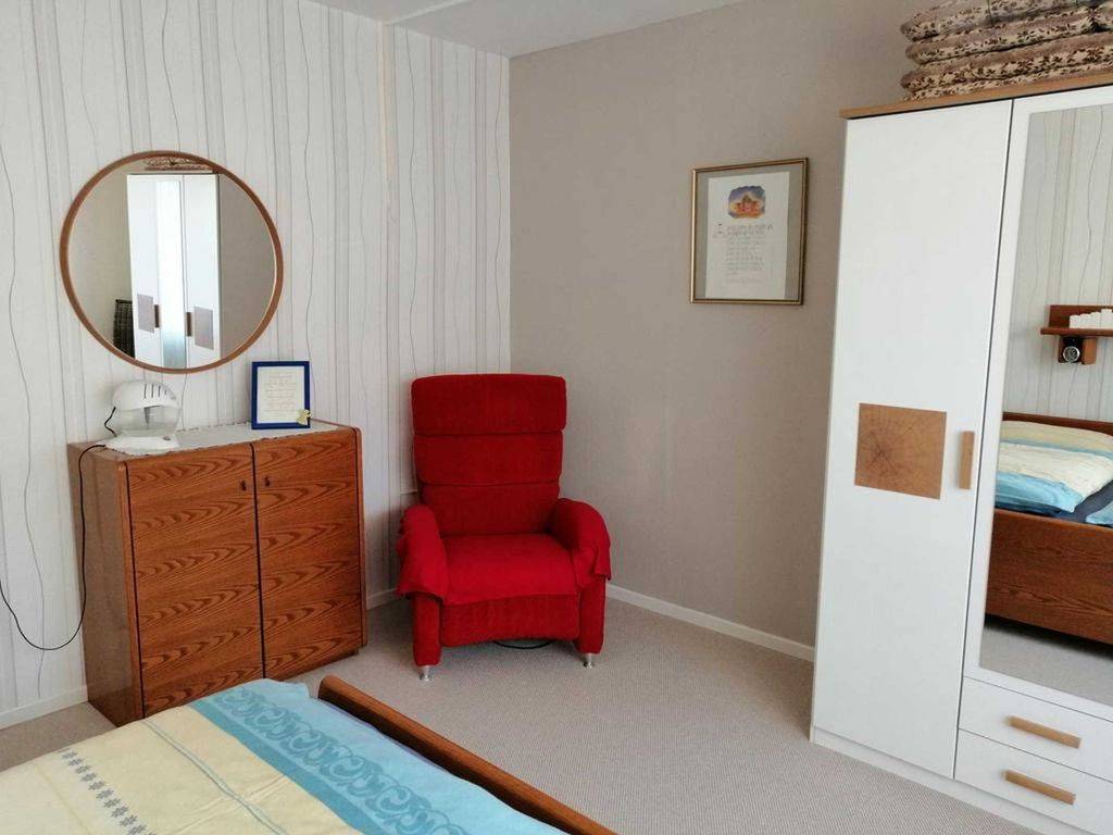70 M² Ferienwohnung ∙ 1 Schlafzimmer ∙ 4 Gäste - Weener