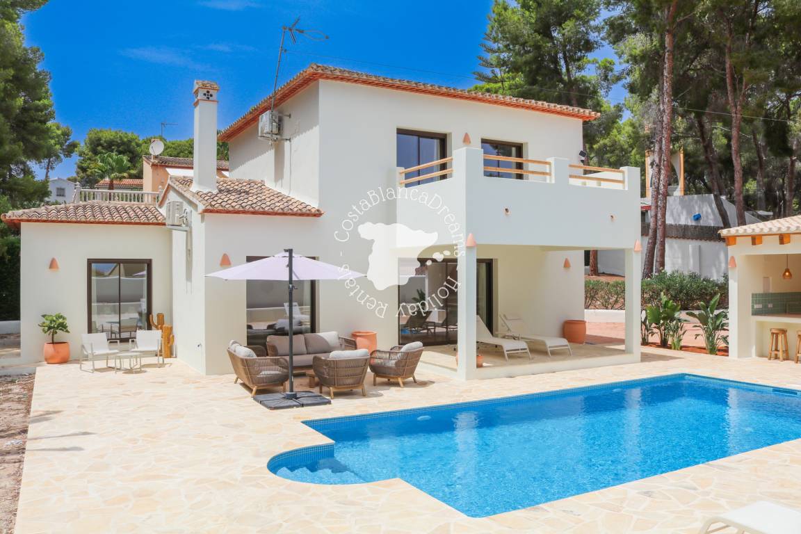 159 M² Villa ∙ 4 Habitaciones ∙ 8 Huéspedes - Moraira