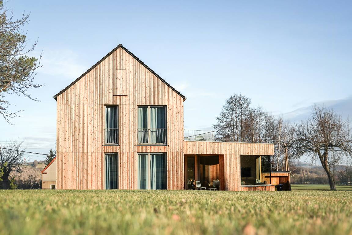 190 M² Ferienhaus ∙ 4 Schlafzimmer ∙ 8 Gäste - Jonsdorf