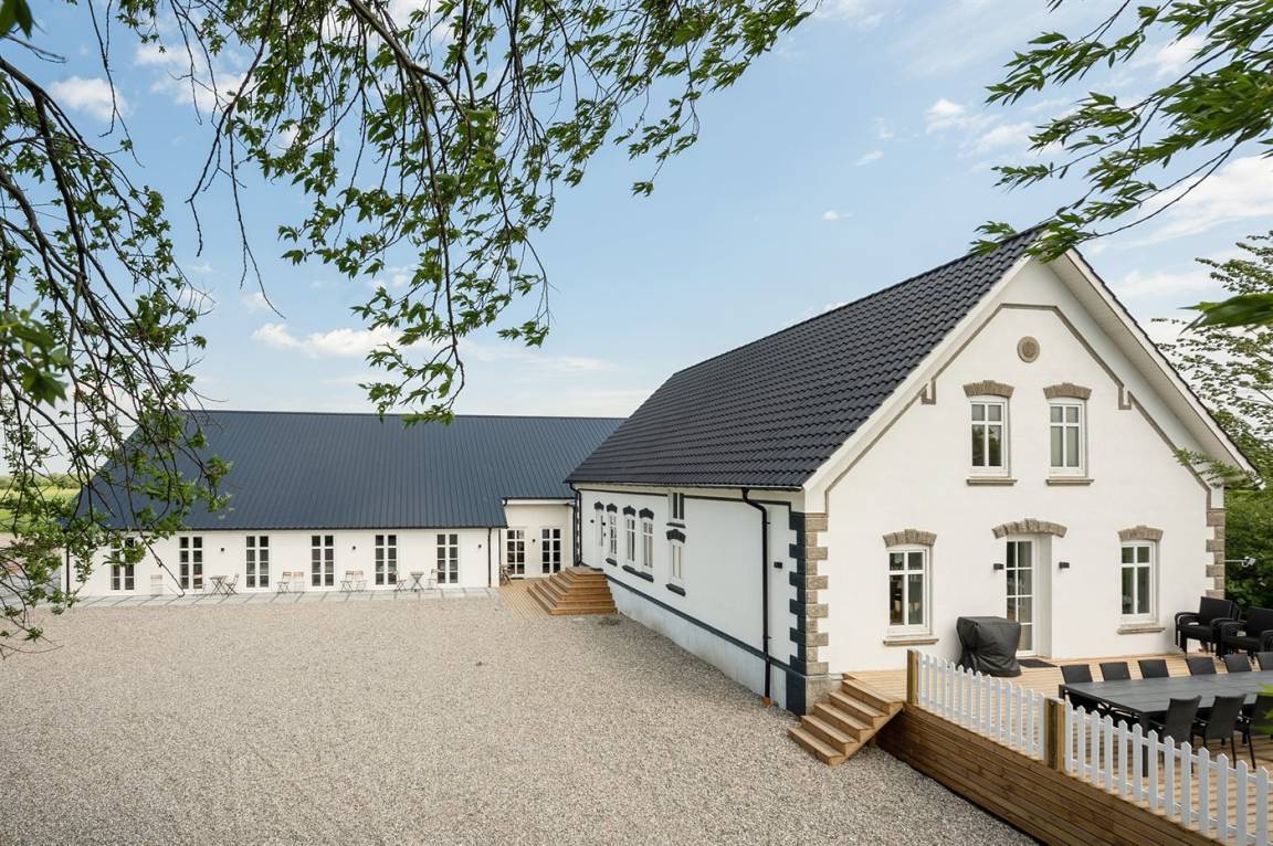 490 m&sup2; Ferienhaus 12 Schlafzimmer 24 G&auml;ste