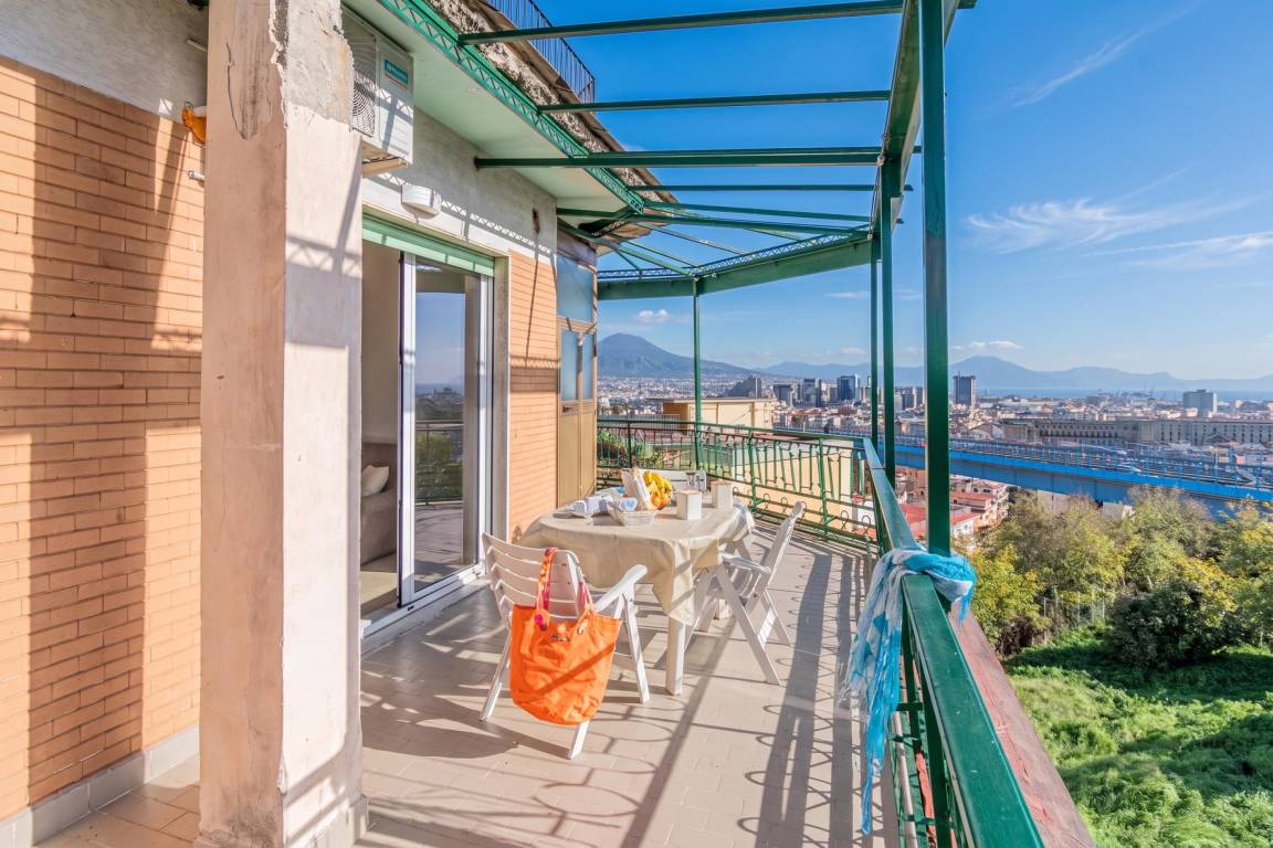 Bright Apartment Private Parking Naples