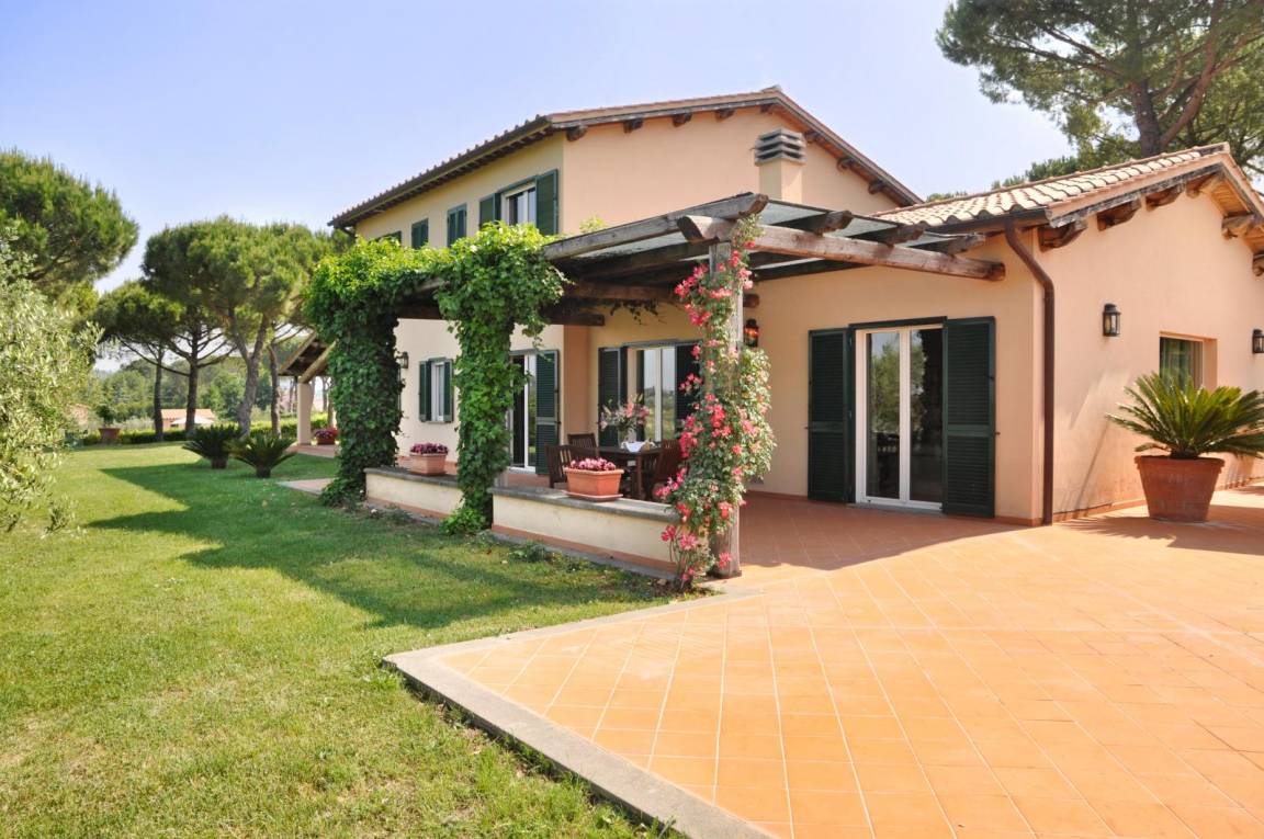 Splendida villa a Magliano Sabina con giardino privato