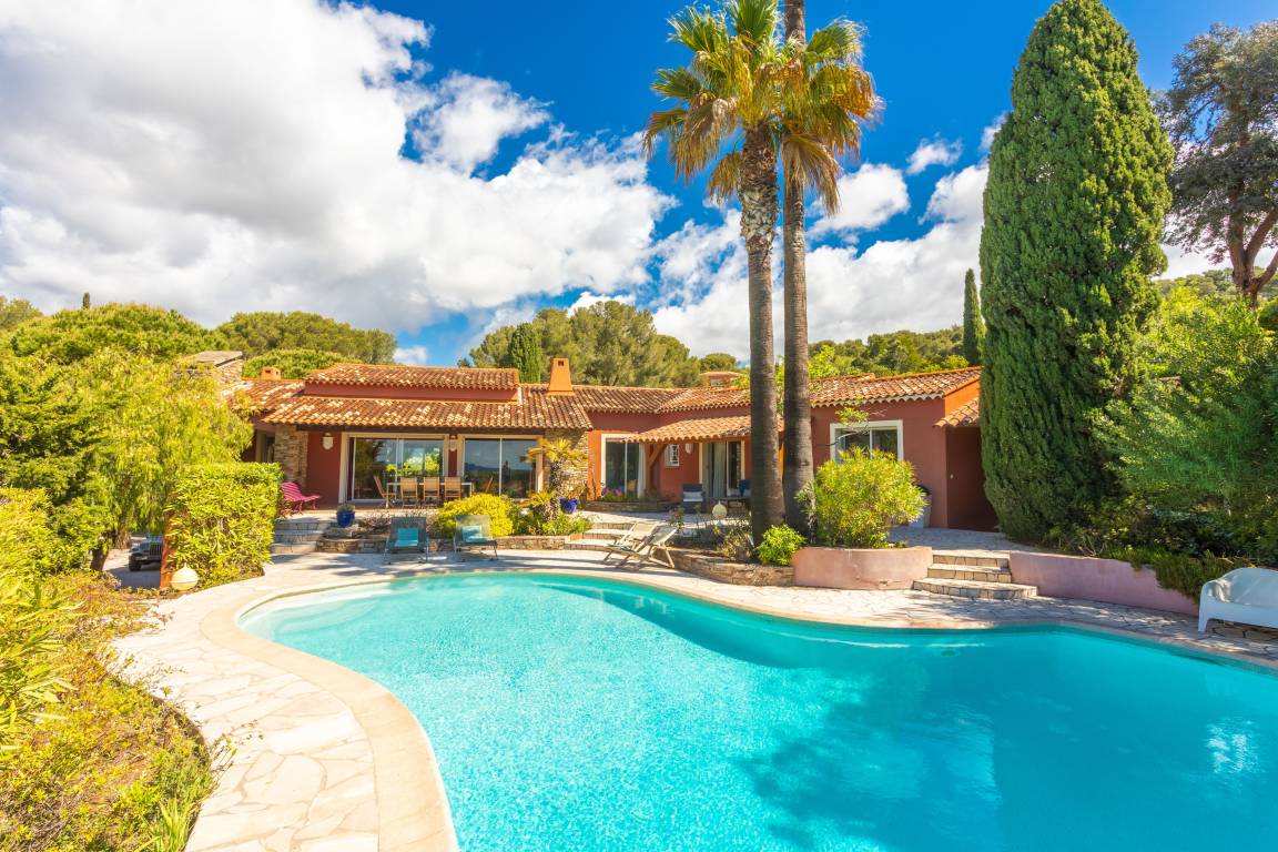 180 M² Villa ∙ 4 Chambres ∙ 8 Personnes - Hyères