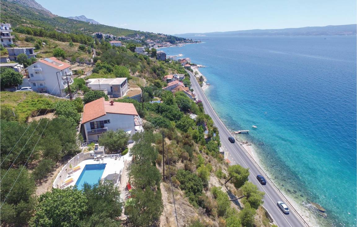 150 M² House ∙ 4 Bedrooms ∙ 10 Guests - Supetar