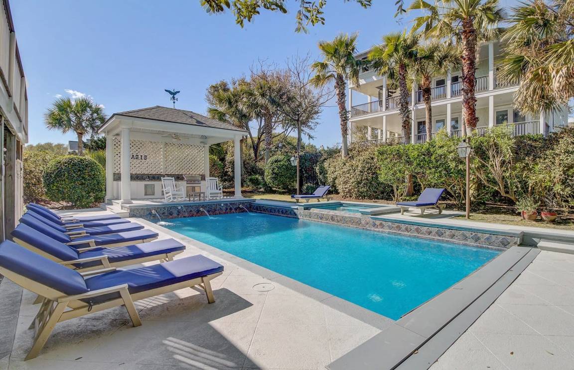 285 M² House ∙ 5 Bedrooms ∙ 12 Guests - Isle of Palms, SC
