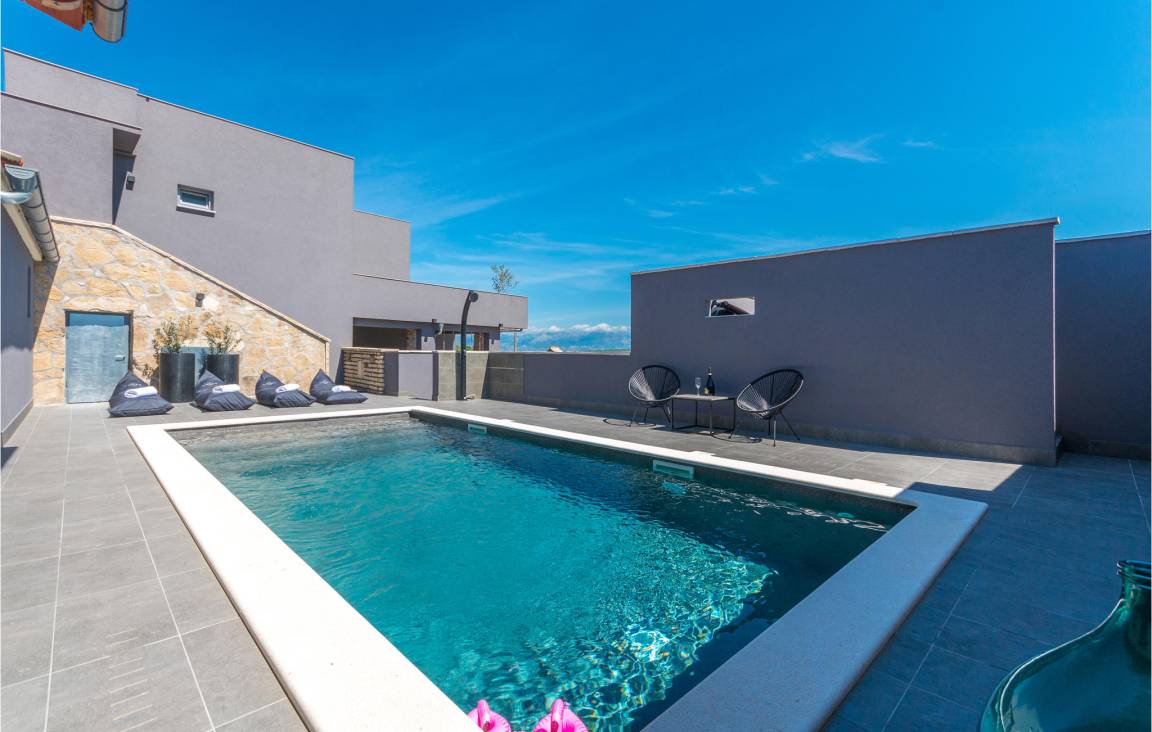 118 M² House ∙ 3 Bedrooms ∙ 6 Guests - Benkovac