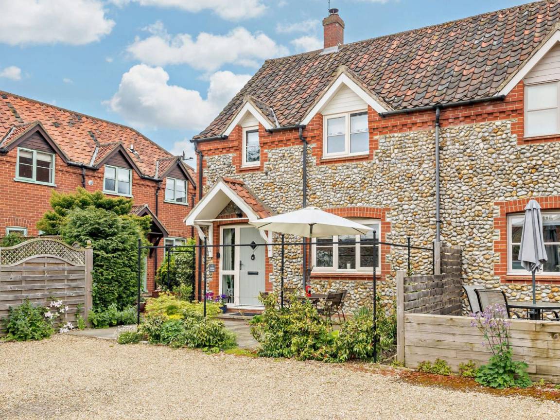 Cottage ∙ 2 Bedrooms ∙ 4 Guests - Salthouse