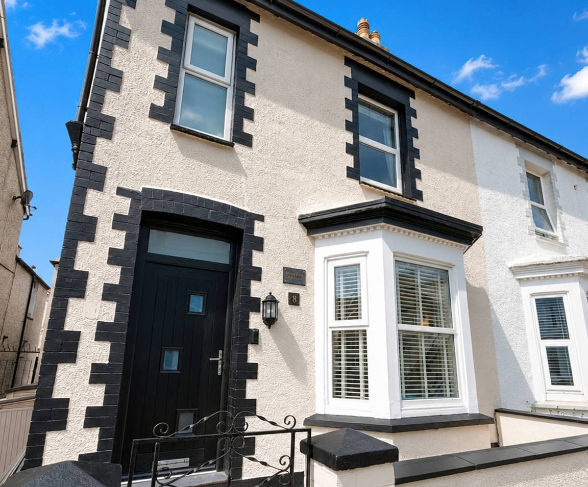 Cottage ∙ 4 Bedrooms ∙ 8 Guests - Llandudno