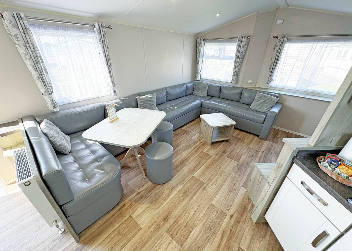 Caravan ∙ 3 Bedrooms ∙ 8 Guests - Weston-super-Mare