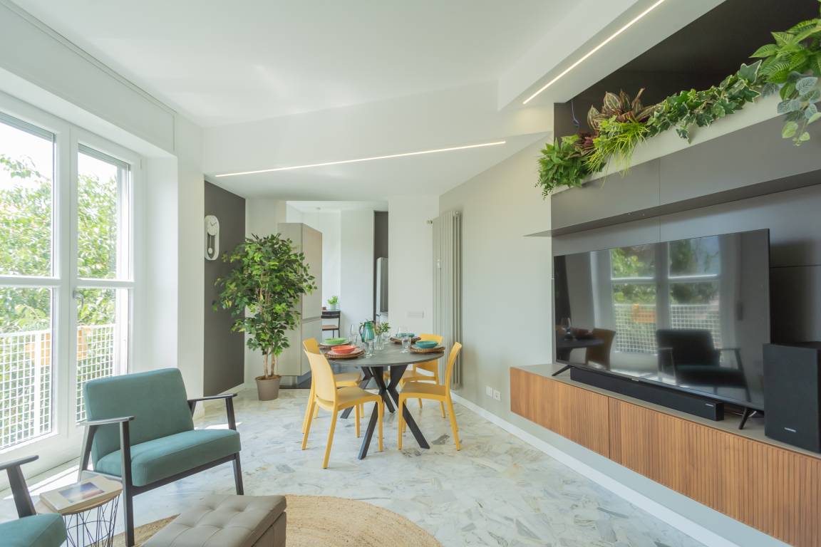 90 M² Apartamento ∙ 2 Habitaciones ∙ 5 Huéspedes - Como
