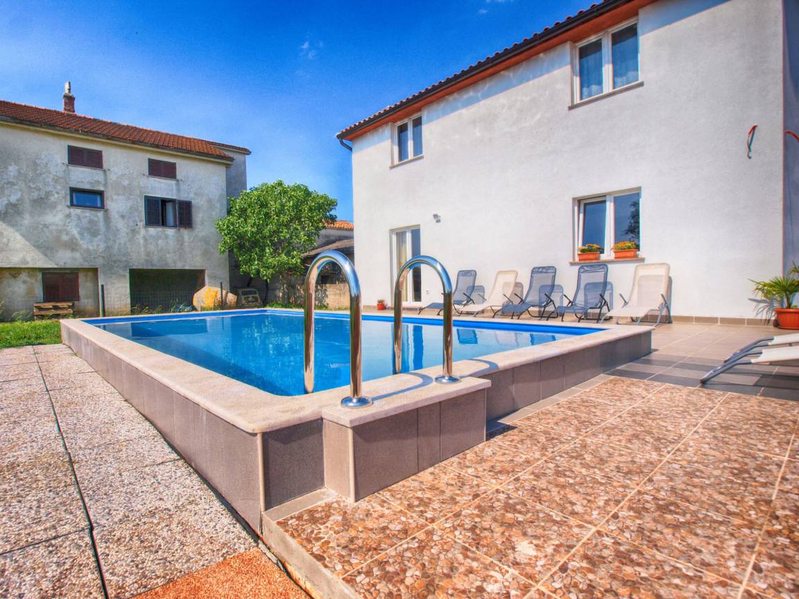 120 M² Casa ∙ 1 Habitación ∙ 9 Huéspedes - Pula