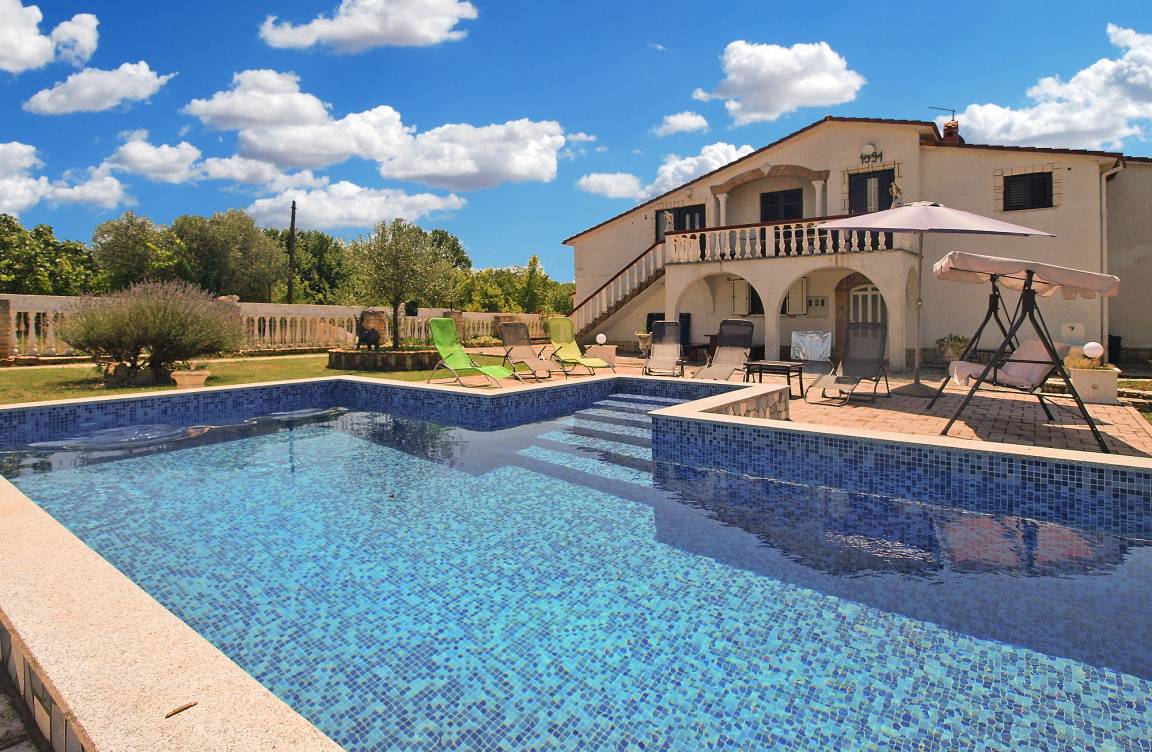 84 M² Appartement ∙ 2 Chambres ∙ 6 Personnes - Pula
