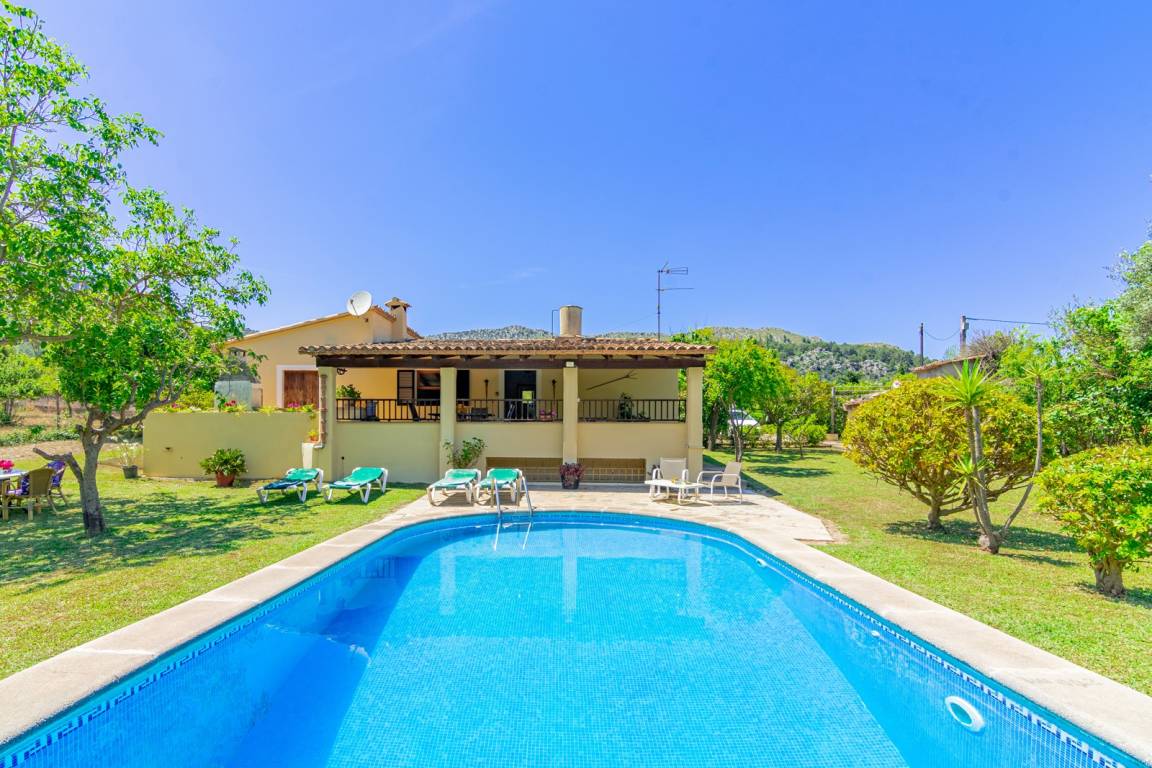 200 M² House ∙ 2 Bedrooms ∙ 4 Guests - Sa Pobla