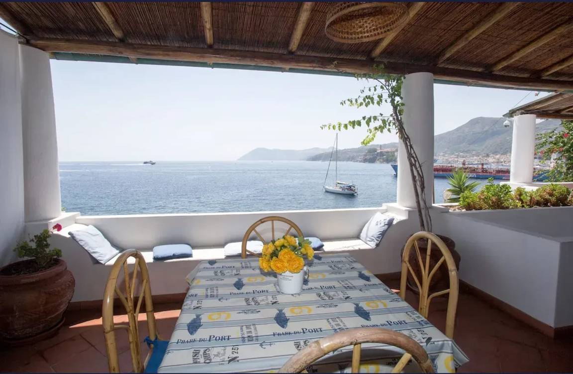 80 M² Apartamento ∙ 2 Habitaciones ∙ 6 Huéspedes - Lipari