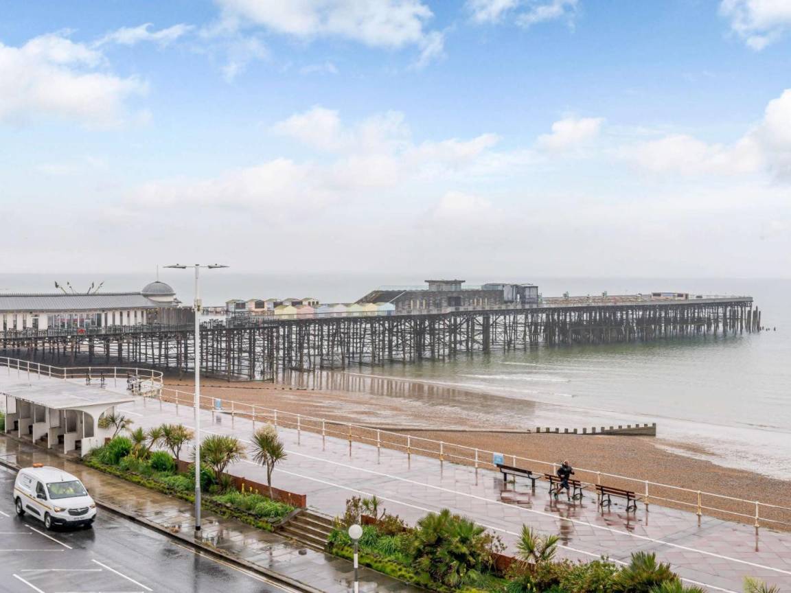 Cottage ∙ 7 Bedrooms ∙ 11 Guests - Bexhill