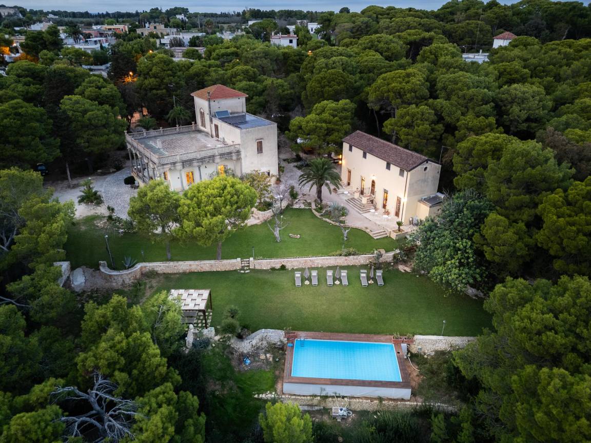 300 M² Villa Vacanza ∙ 9 Camere Da Letto ∙ 18 Ospiti - Nardò