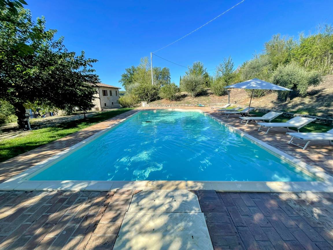 600 M² Villa ∙ 5 Habitaciones ∙ 10 Huéspedes - Todi