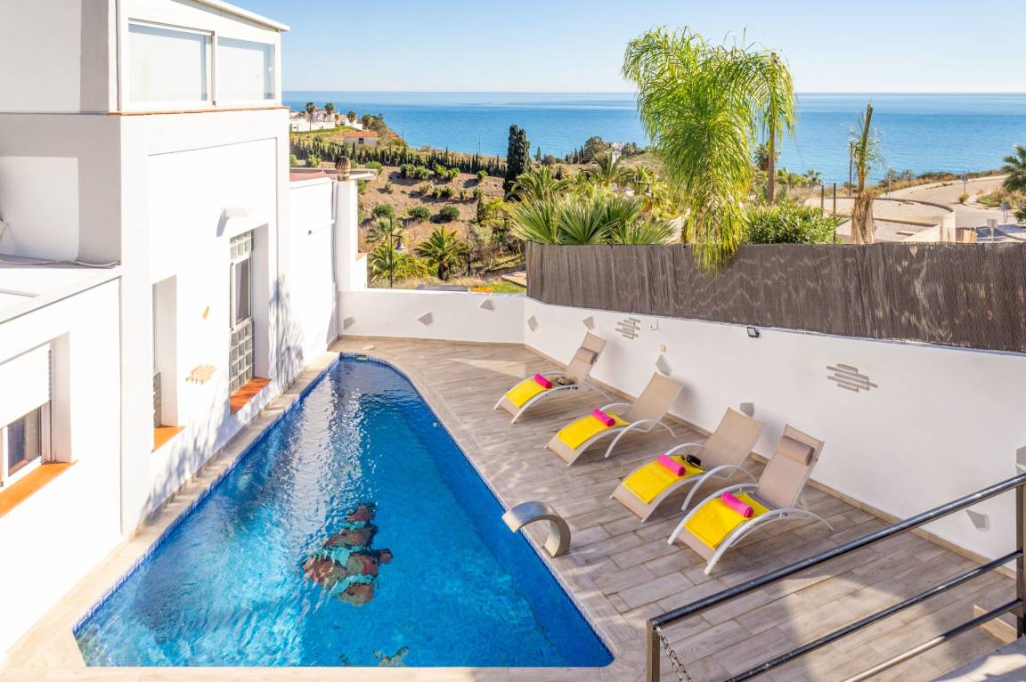 150 M² Villa ∙ 5 Slaapkamers ∙ 14 Gasten - Torrox