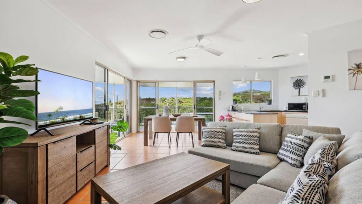 Apartment ∙ 2 Bedrooms ∙ 4 Guests - Coolum Beach