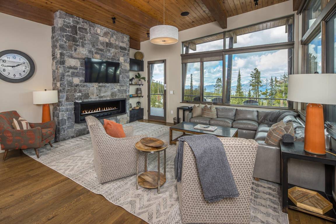 70 M² House ∙ 6 Bedrooms ∙ 14 Guests - Big Sky, MT