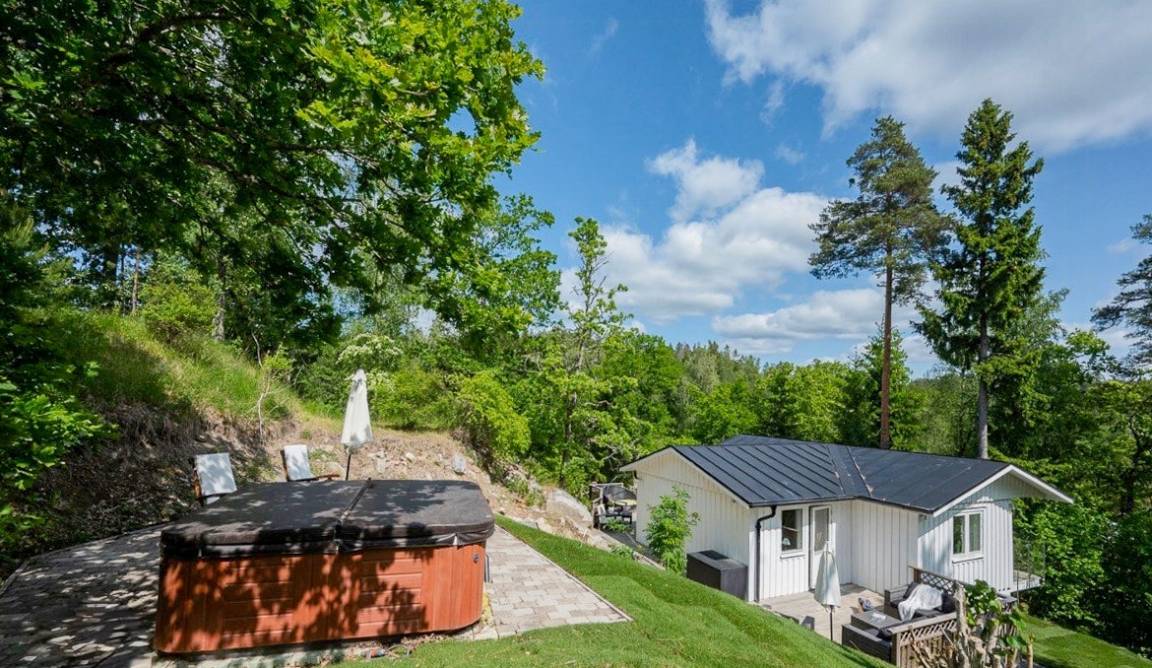 110 M² Ferienhaus ∙ 5 Schlafzimmer ∙ 9 Gäste - Huddinge