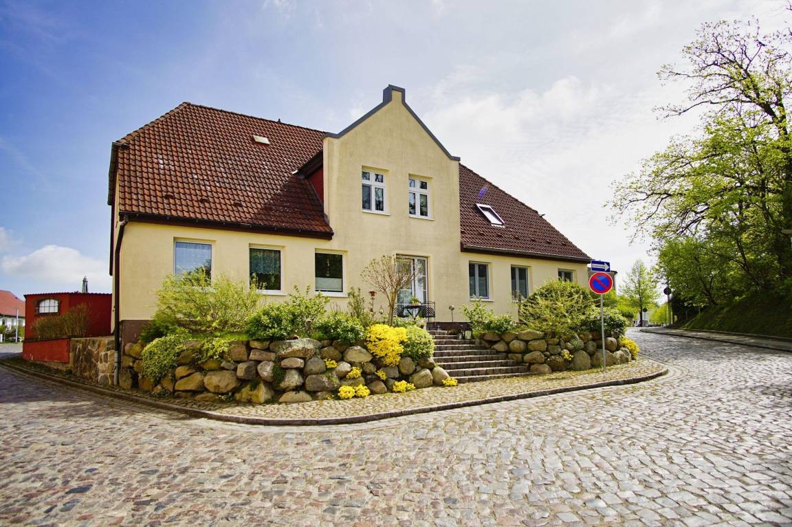 75 M² Apartment ∙ 2 Bedrooms ∙ 4 Guests - Stralsund