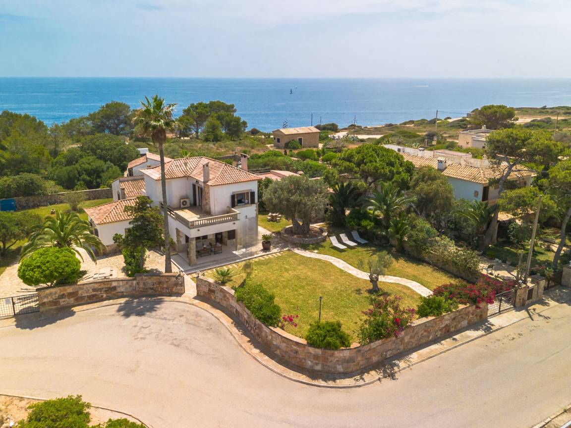 135 M² Casa ∙ 5 Habitaciones ∙ 8 Huéspedes - Cala Llombards