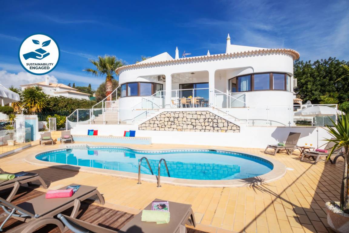 186 M² Villa ∙ 4 Bedrooms ∙ 11 Guests - Guia