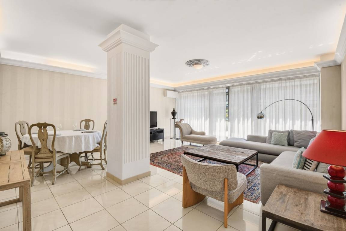 260 M² Appartement ∙ 4 Chambres ∙ 8 Personnes - Clichy