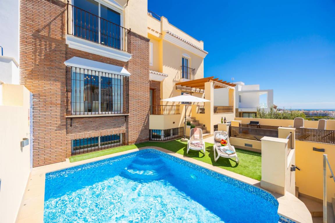 205 M² Villa ∙ 3 Schlafzimmer ∙ 6 Gäste - Nerja