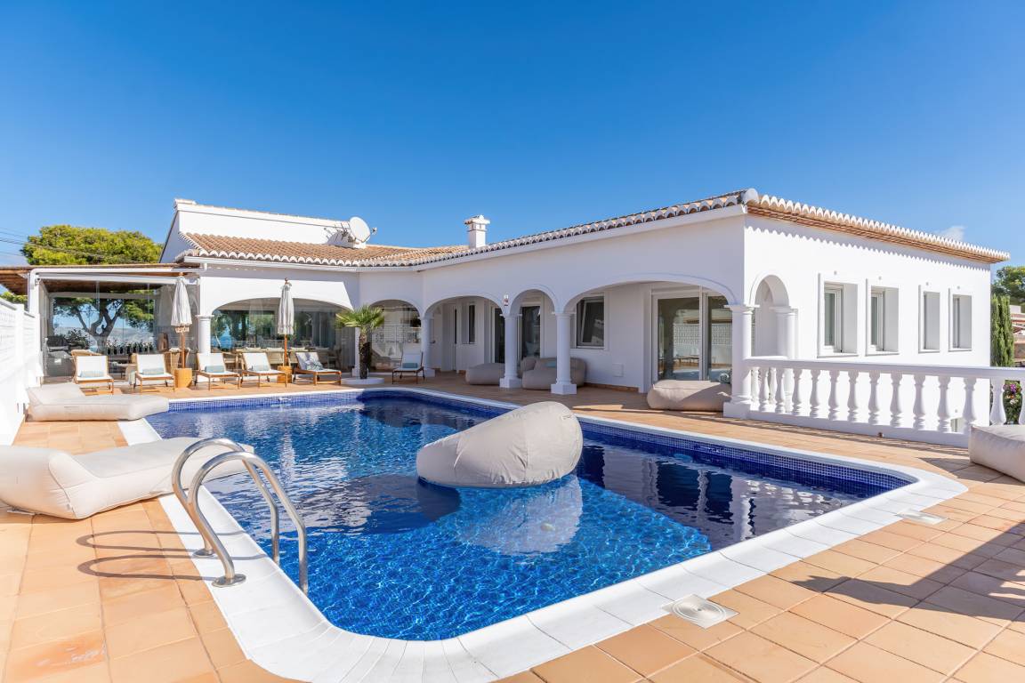 355 M² Villa ∙ 6 Habitaciones ∙ 11 Huéspedes - Jávea