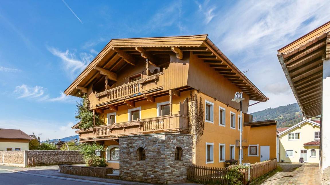 456 M² Ferienhaus ∙ 14 Schlafzimmer ∙ 34 Gäste - Ellmau