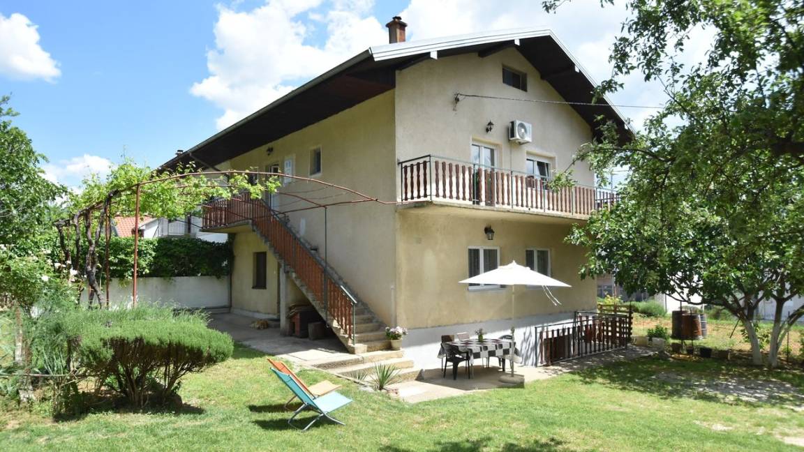 100 M² Apartamento ∙ 3 Habitaciones ∙ 6 Huéspedes - Knin