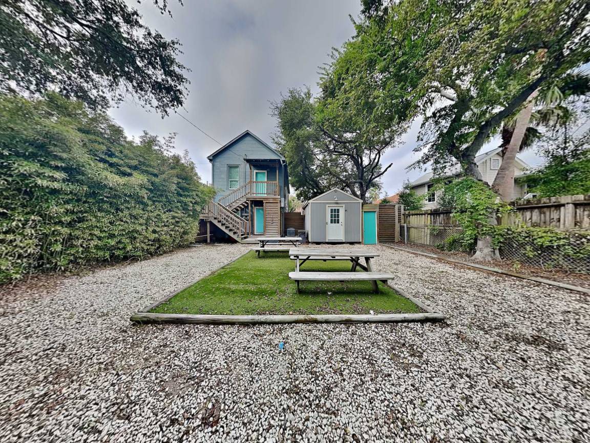 65 M² House ∙ 2 Bedrooms ∙ 7 Guests - Seawall Boulevard, TX